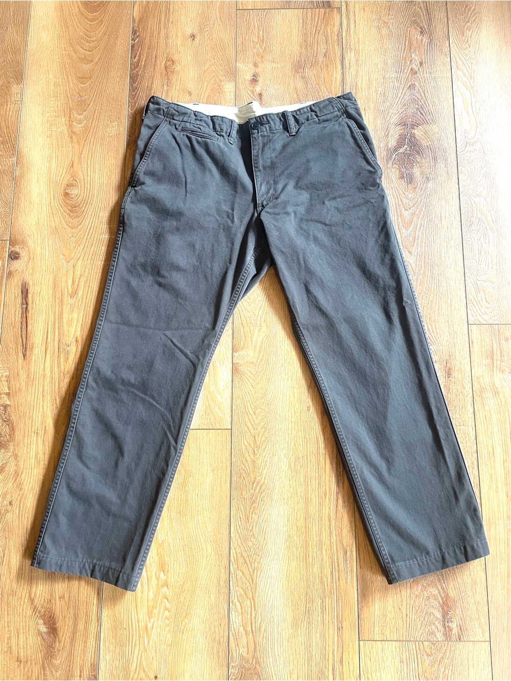 Uniqlo Men's Straight Chino Pants — Dark Gray